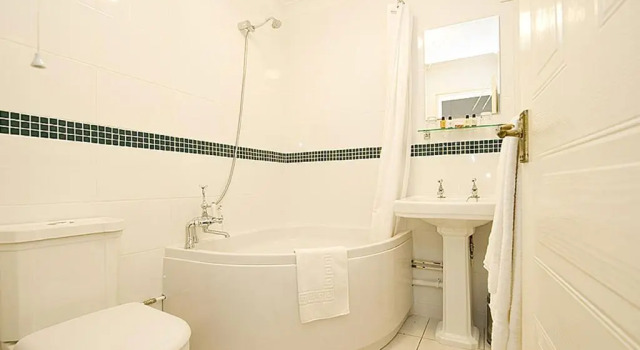 Двухместный номер Economy Stoke Rochford Hall