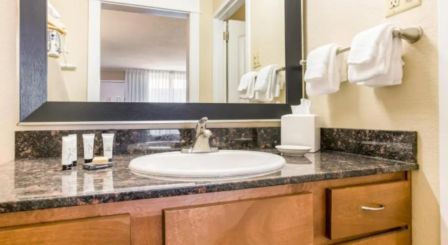 Номер Standard с видом на бассейн Red Lion Inn & Suites Branson