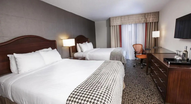 Четырёхместный номер Standard с видом на внутренний двор Old Stone Inn Boutique Hotel