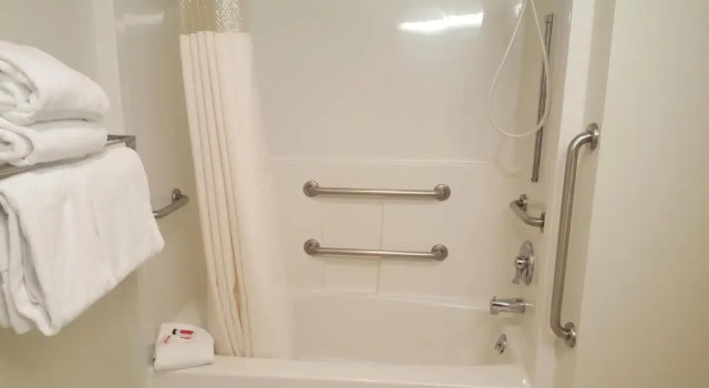 Четырёхместный номер Standard Baymont by Wyndham Coeur D Alene