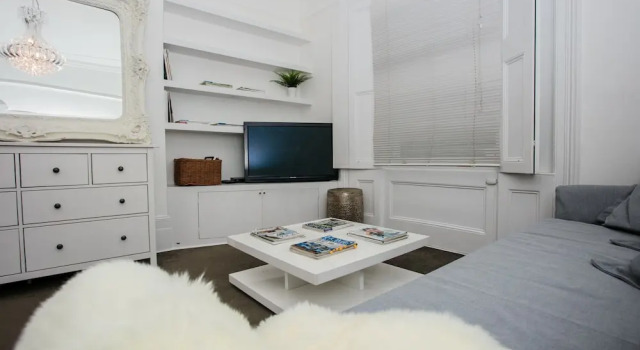 2 Bedroom Flat Accommodates 6 in Canonbury