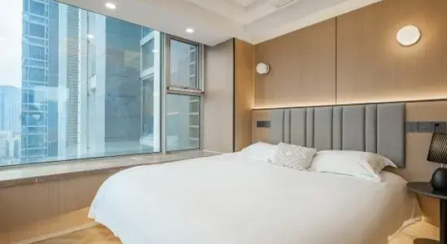 Люкс с 2 комнатами с видом на город Kaiman Top Floor High Altitude Hotel (Taikoo Li Branch)