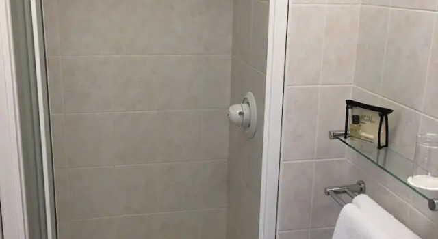 Трёхместный номер Family Arundel House Hotel
