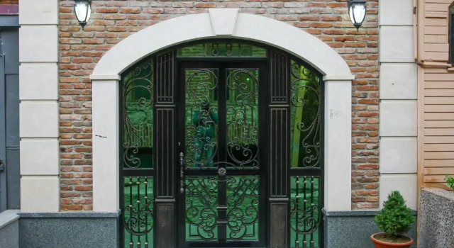 Hotel Pushkin II/1a, Varaa Hotelli Kalak-Museumi Kutaisi