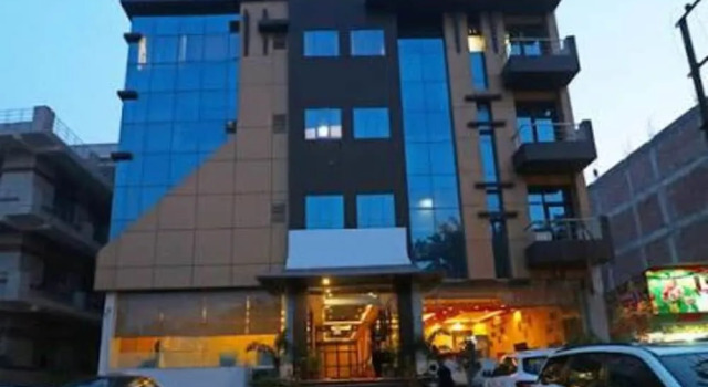 Hotel Loto, Забронировать Отель Нойда штат Уттар-Прадеш
