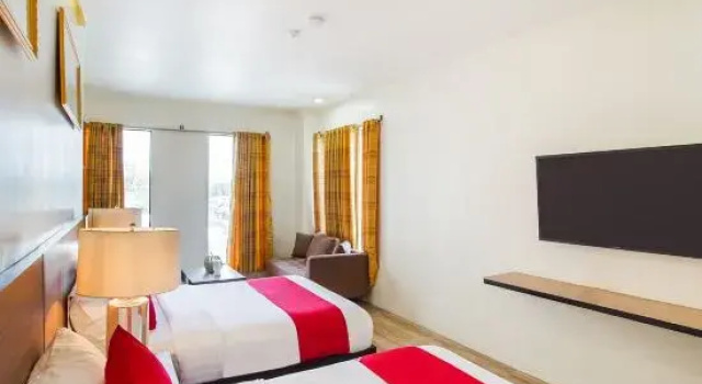 Люкс OYO 489 Casa Mia Hotel Suites