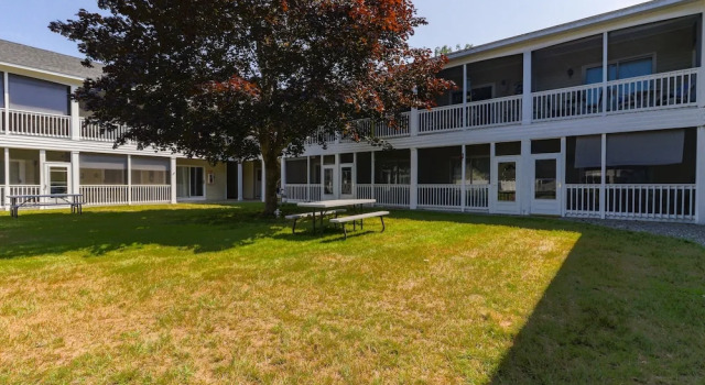 Wellington Manor, Varaa Hotelli Hotellit New England uima-altaalla, Uima-allas