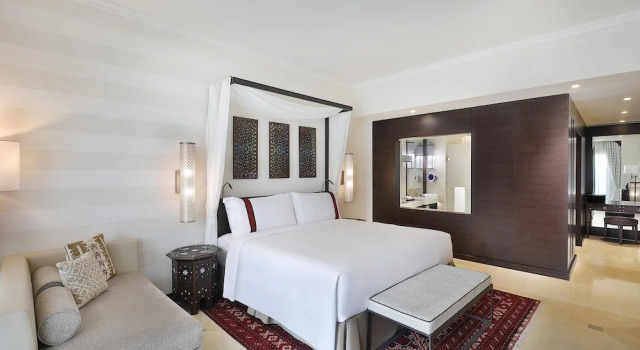 Двухместный номер Classic с балконом и с видом на лагуну Al Manara, a Luxury Collection Hotel, Aqaba