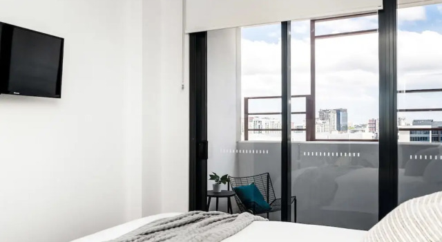 Adam + Eve - 2 Bedroom Luxury Apartment, Забронировать Апартаменты/квартира Брисбен-Юг Брисбен, рядом с Паромный терминал South Bank