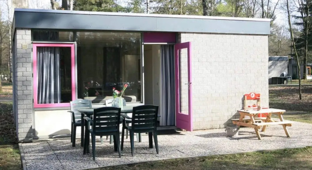 Бунгало с балконом Bungalow With a Tree House box bed on Veluwe
