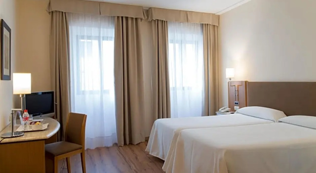 Номер Standard с видом на город Hotel Inglaterra
