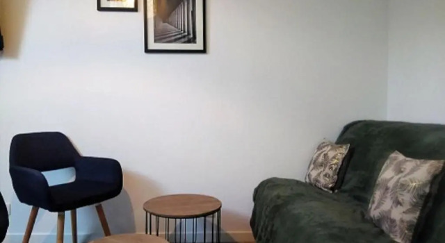 Студия L'établissement LA PLAGE A 2 PAS , vous propose 4 appartements neufs avec services , lits faits à votre arrivée , serviettes de toilette , ménage , Wifi , en hyper centre , Vue mer à 50m , tout est accessible à pied