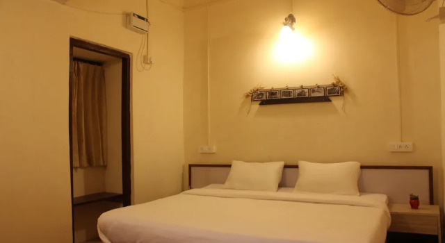 OYO 6474 Home Boutique 2 BHK Villa Candolim, Rezerwuj Boutique Hotel Hotele w North Goa z parkingiem, Parking