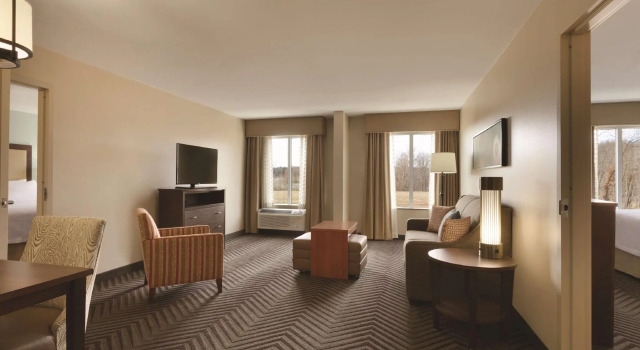 Четырёхместный люкс Homewood Suites by Hilton Kalamazoo-Portage