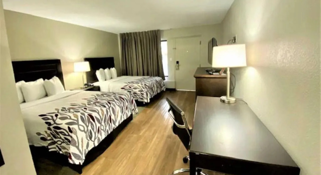 Четырёхместный номер Deluxe Red Roof Inn Tucson Downtown - University