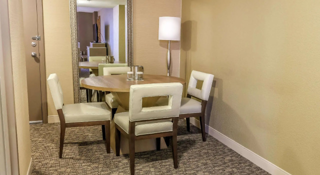 2 Room Twin Suite DoubleTree by Hilton Virginia Beach
