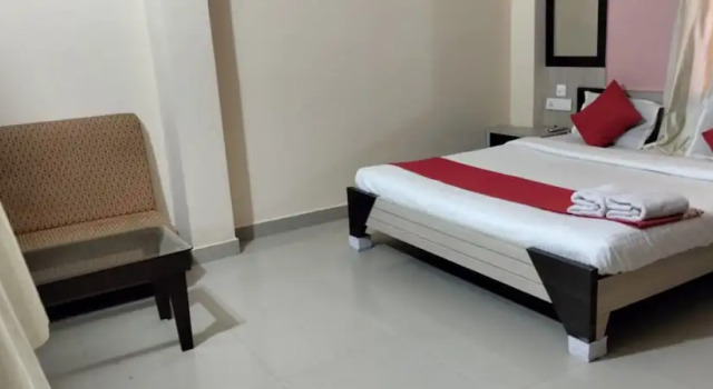 Goroomgo Golden Beach Inn Puri, Book Hotel Hotels in Puri with Parking, Parking