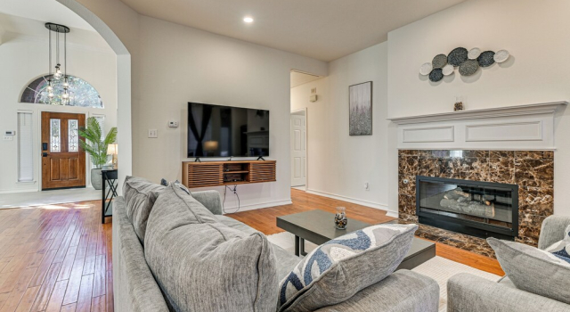 Elegant Home w/ Private Patio, 2 Mi to UTD Campus!