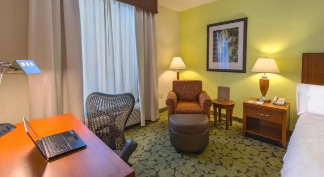 Четырёхместный номер Premium Hilton Garden Inn Tallahassee Central
