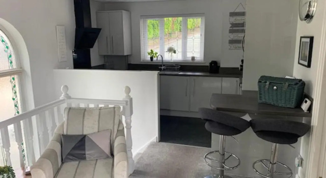 Апартаменты One Bedroom Apartment With En-suite & Patio