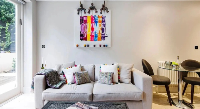 Коттедж The Bohemian Rhapsody- Garden Apartment in Hampstead - by Out of Office Lifestyle