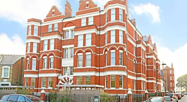 Stylish Apartment set in Victorian Red Brick, Забронировать Апартаменты/квартира Апартаменты Лондона, рядом с Пивоварня Fuller’s Griffin, Апартаменты/квартира