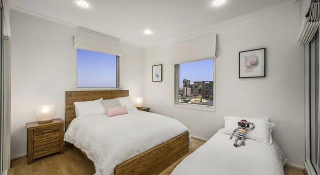 3 Bedroom Inner City Penthouse, Забронировать Отель СПА-отели Мельбурна, рядом с South Melbourne Market, SPA-услуги