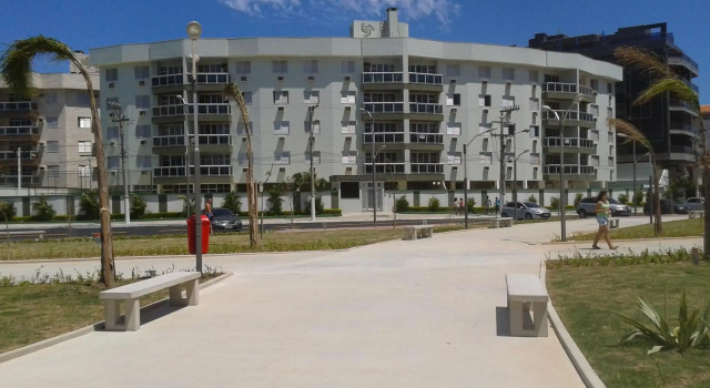 Joneson aluga um apto 3 Quartos na beira da Praia do Forte, Забронировать Отель Отели штата Рио-де-Жанейро с бассейном, Бассейн