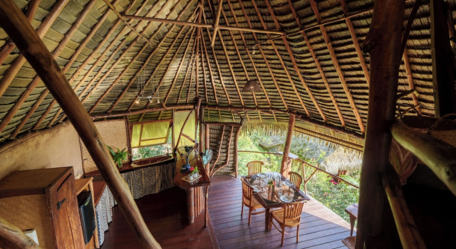 Бунгало с балконом Vanira Lodge
