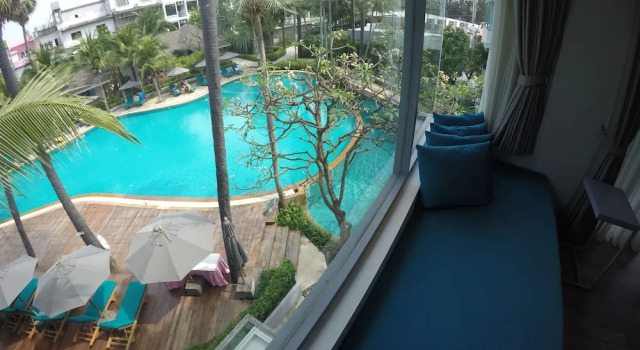 Номер Standard с балконом Bann Pantai Resort