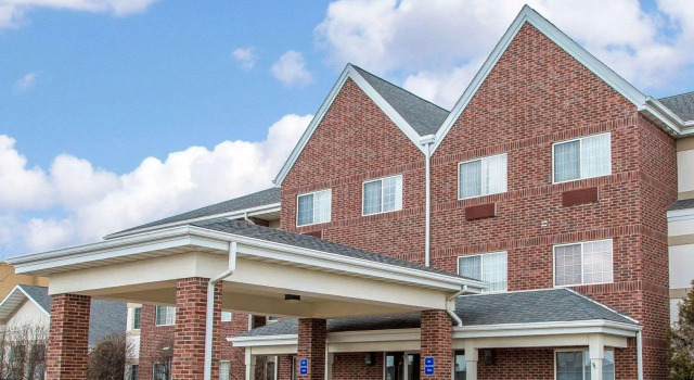 Люкс MainStay Suites Cedar Rapids