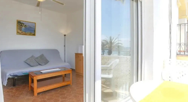 Apartamento Acogedor en Primera Linea Liliane, Забронировать Апартаменты/квартира Ситжес Коста-дель-Гарраф, рядом с La Bassa Rodona Beach