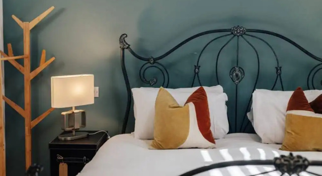Апартаменты Henley Gardens - From 200 Per Night