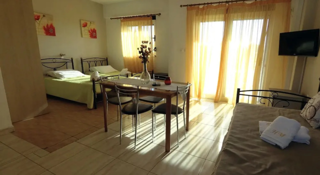 Студия Aliveri Residence Apartments
