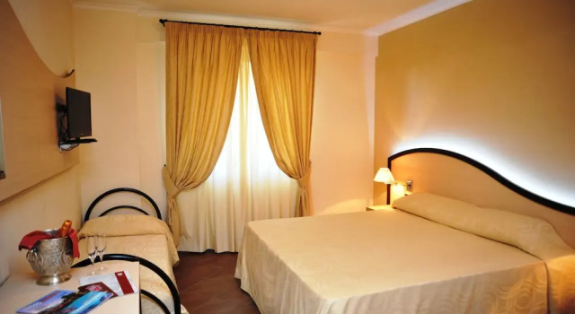 Трёхместный номер Standard с балконом Villa Icidia