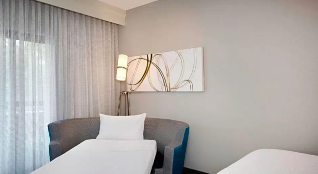 Люкс Courtyard by Marriott Savannah Midtown
