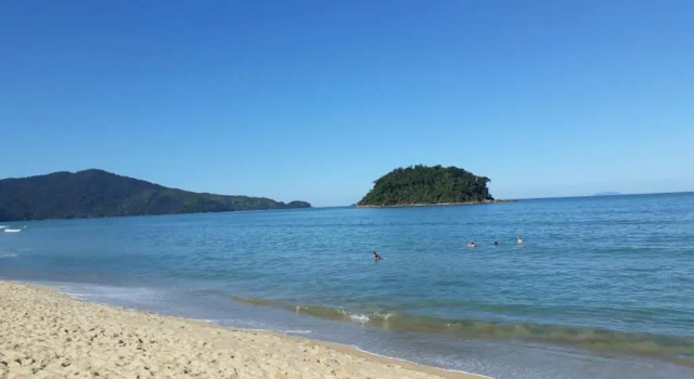 Casa Condomínio para até 8 pessoas 300m da praia