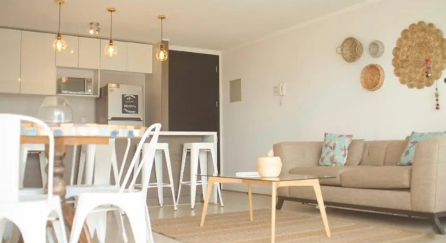 Семейные апартаменты с балконом и с видом на город Loica Suites