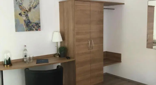 Hotel Berghof by 42, Забронировать Отель Asterstein Кобленц, рядом с Фонтан «Колонна истории»