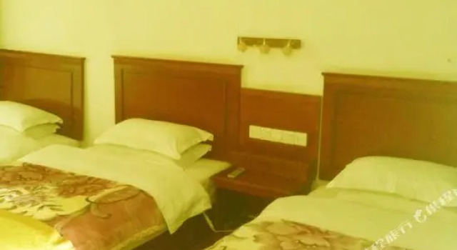 Yuanming Business Hostel, Забронировать Хостел Хостелы Лицзян, рядом с Loyalty Arch, Хостел