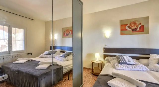Villa - 4 Bedrooms with Sea views - 104991