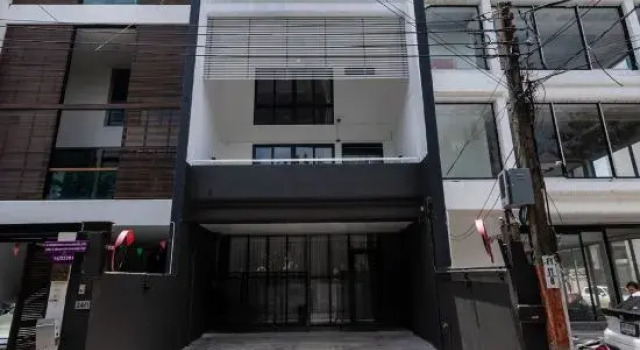 BrandNewHouse_300m-BTS Phrom Phong &Emquartier_S35, Забронировать Отель Бизнес-отели Бангкока, рядом с Wattana Church, 4* 5*
