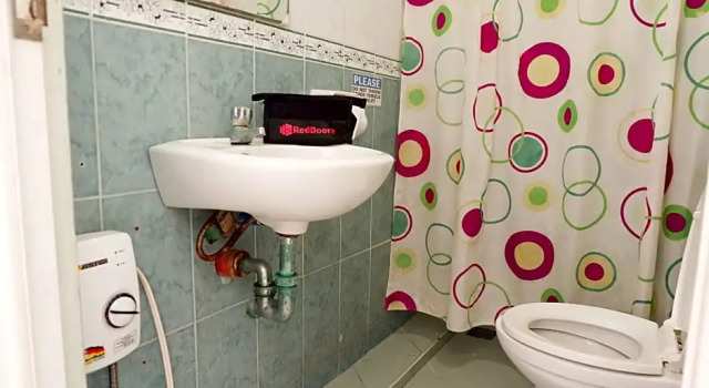 Номер Standard RedDoorz near Maribago Barangay Hall