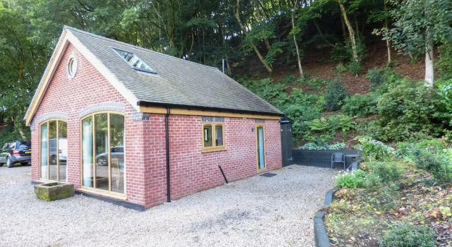 Woodland Cottage, Varaa Lomakoti Mökit kohteessa Merseyside, Mökki