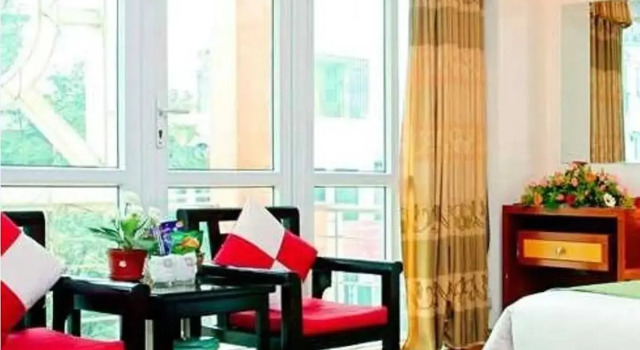 Van Mieu Hotel