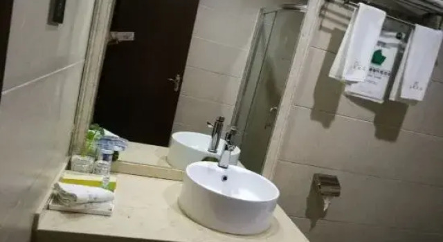 26 Degree Theme Hotel Tianzhu, Rezerwuj Hotel Hotele w Guizhou z parkingiem, Parking