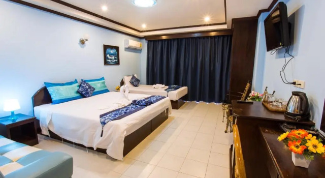 Семейный номер Deluxe с балконом Grand Orchid Inn Patong beach