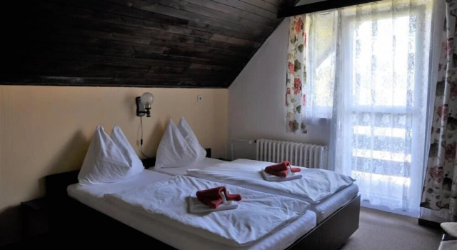 Horský hotel Hanička, Забронировать Отель Отели Шпиндлерув-Млин с парковкой, рядом с Горнолыжный курорт Шпиндлерув-Млин, Парковка