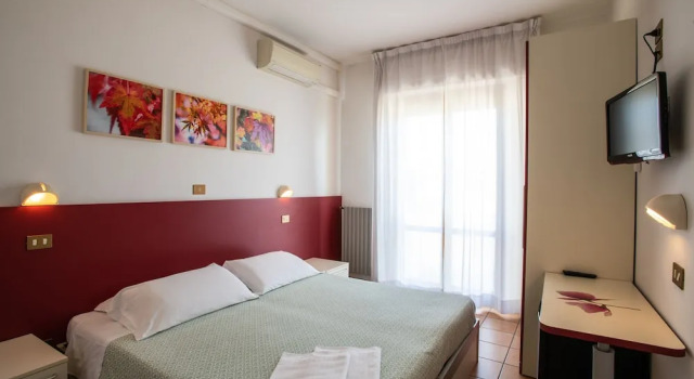 Трёхместный номер Standard с балконом Eco-Hotel Edy