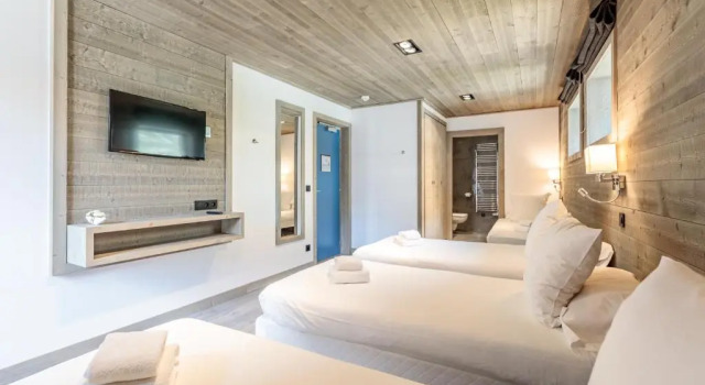 Четырёхместный номер Standard Victoria Lodge, Friendly Hotel